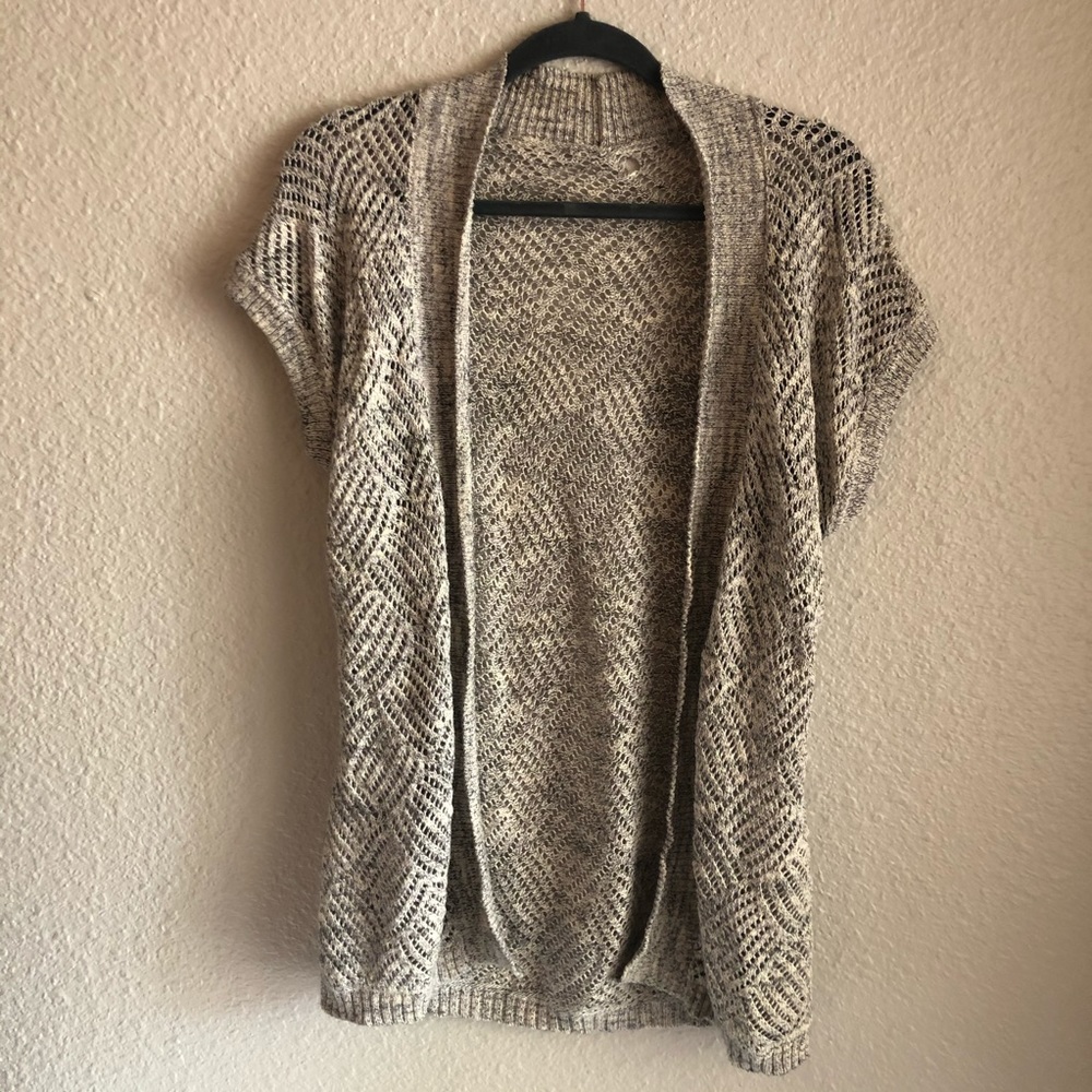 ⭐️ Short Sleeve Knit Cardigan